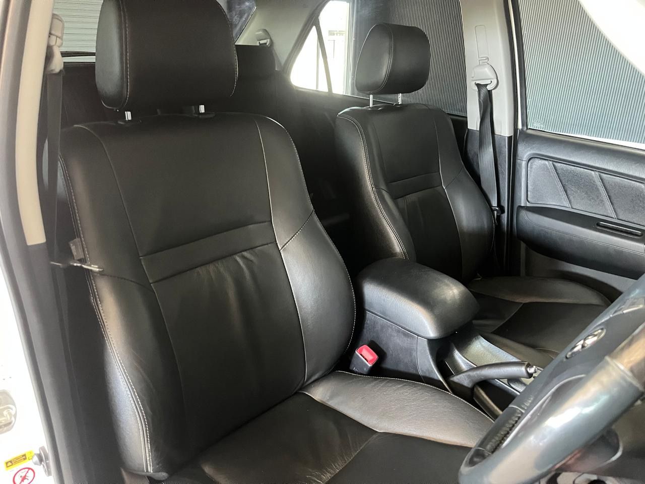 Toyota Fortuner 3.0D-4D 4x4 A/T Fortuner 3.0D-4D 4x4 A/T