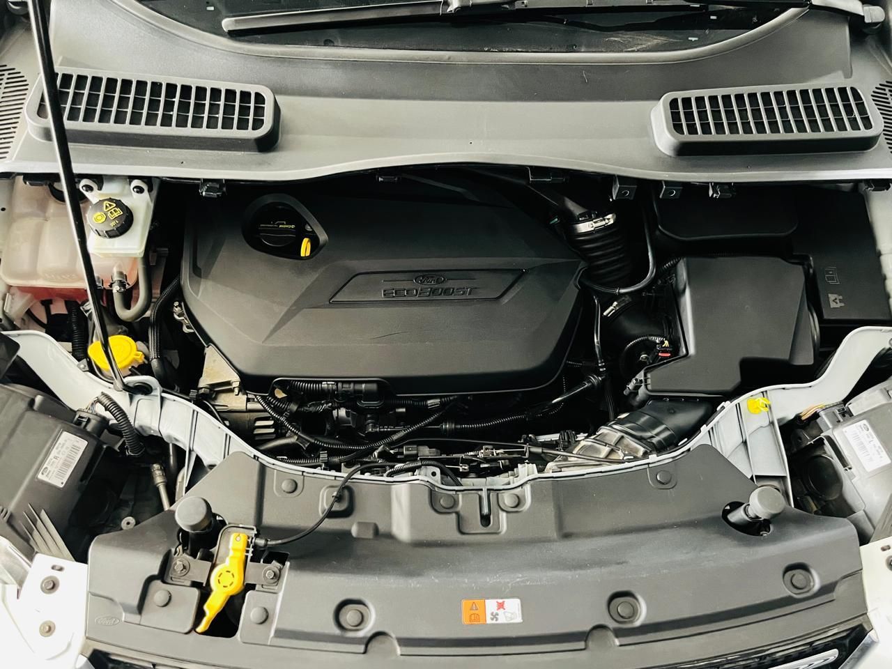 FORD KUGA 1.6 ECOBOOST AMBIENTE KUGA 1.6 ECOBOOST AMBIENTE