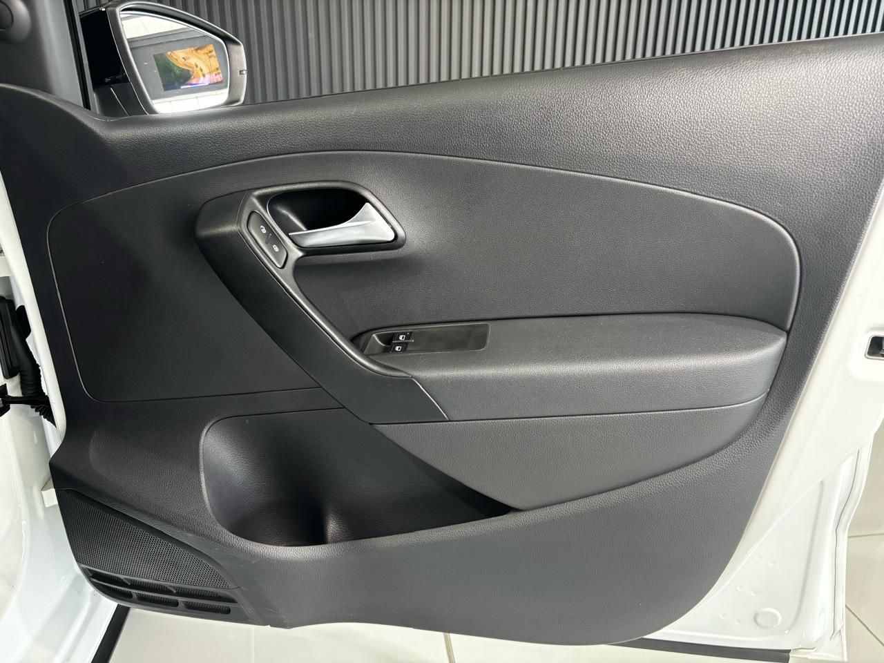 VOLKSWAGEN POLO VIVO HATCH 1.6 HIGHLINE