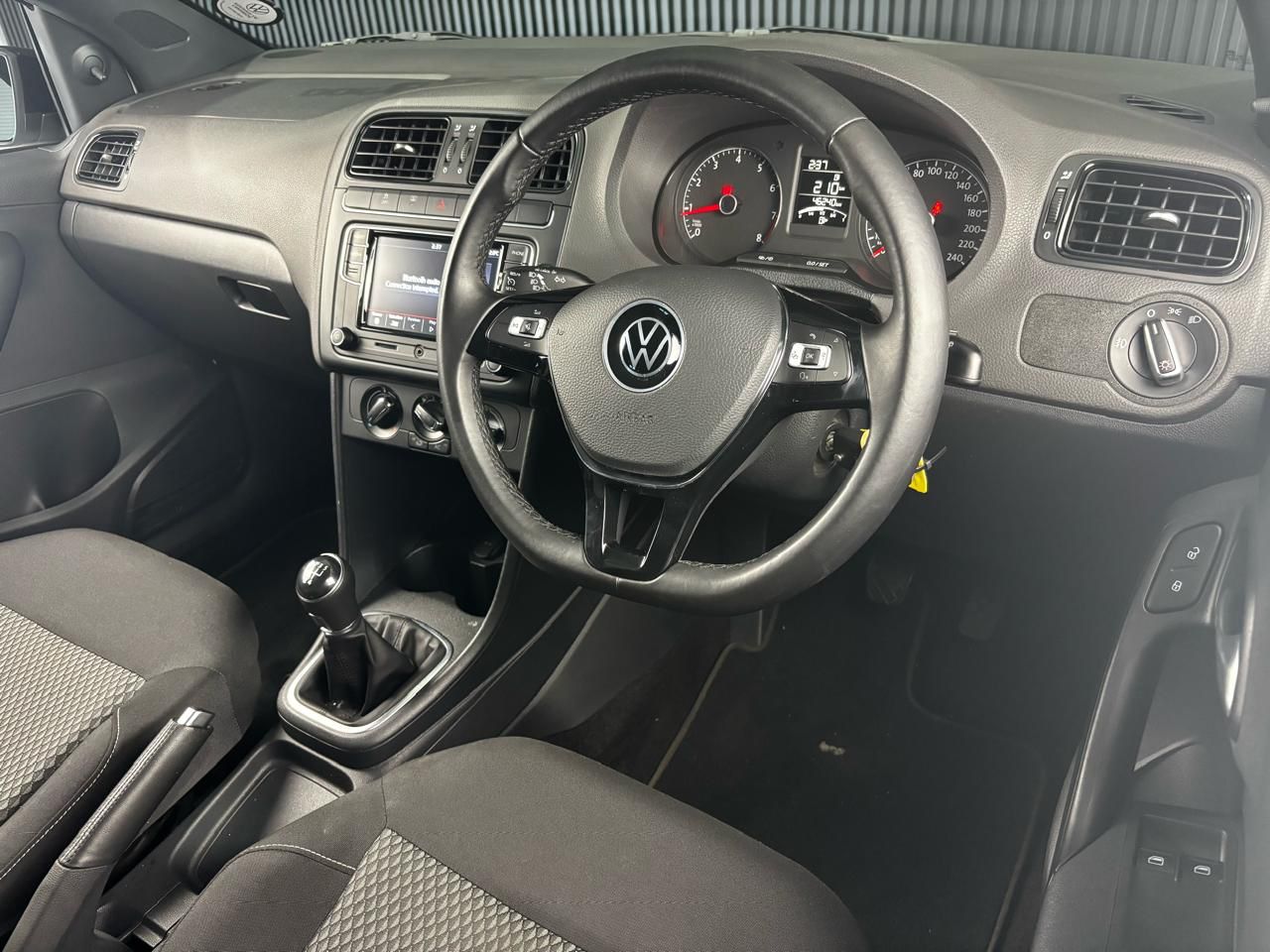 VOLKSWAGEN POLO VIVO HATCH 1.6 HIGHLINE