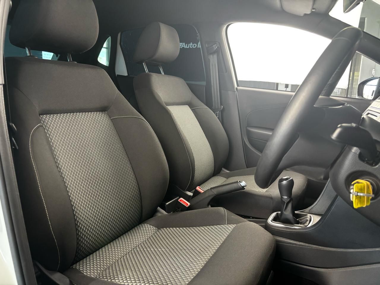VOLKSWAGEN POLO VIVO HATCH 1.6 HIGHLINE