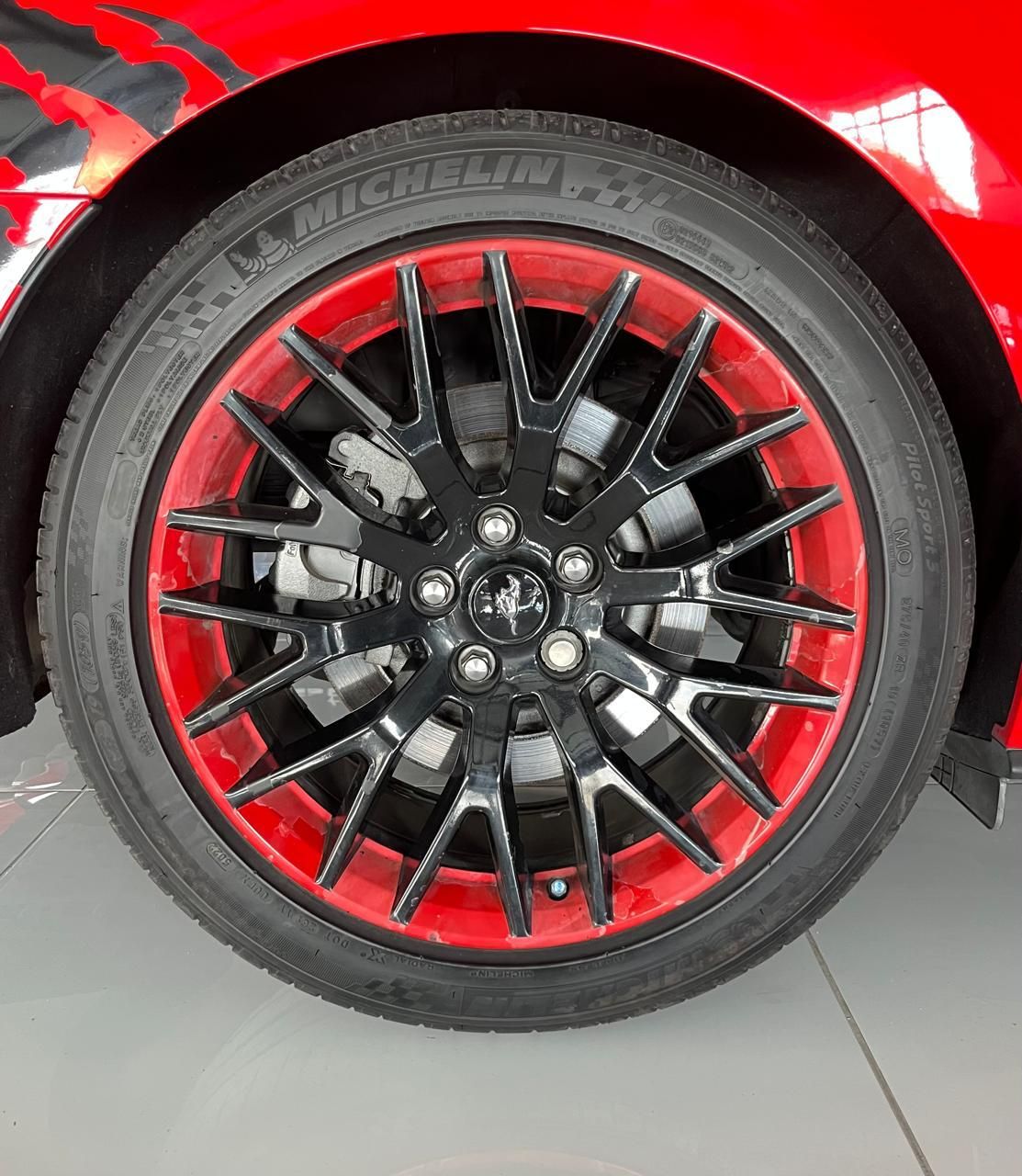 Ford Mustang 5.0 GT A/T Mustang 5.0 GT A/T