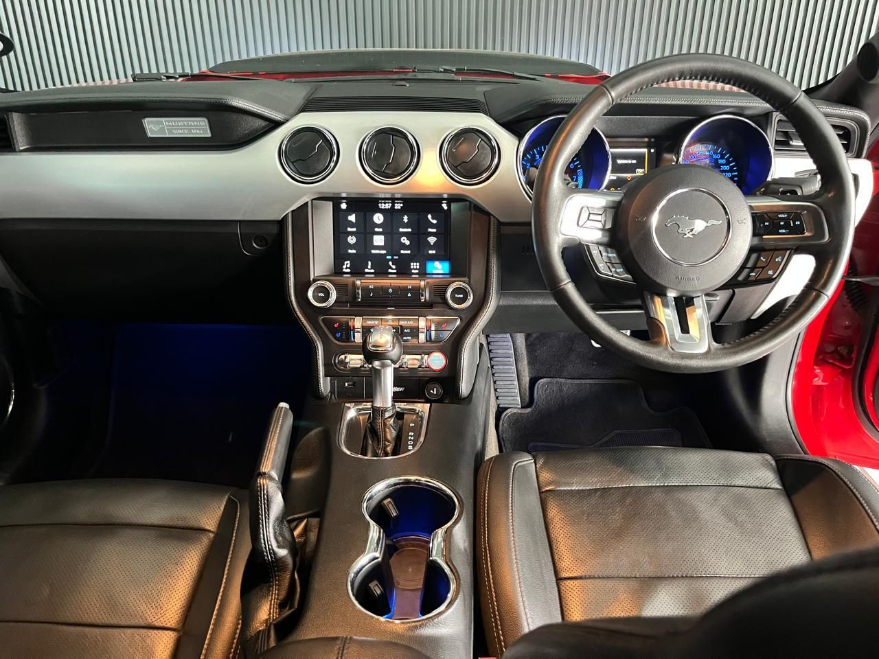 Ford Mustang 5.0 GT A/T Mustang 5.0 GT A/T