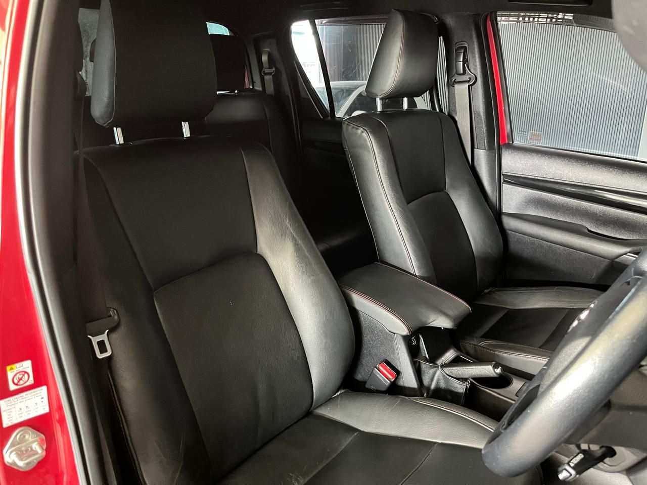 Toyota Hilux 2.8 GD-Raised Body Raider D/C Hilux 2.8 GD-Raised Body Raider D/C