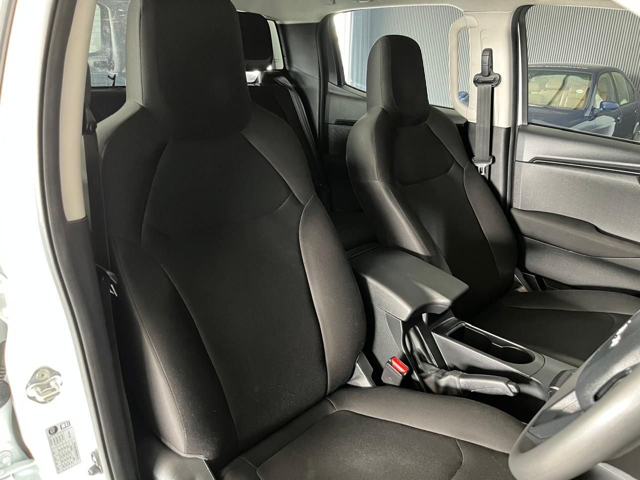 Isuzu D-Max 1.9 DDI HR L   A/T D/C P/U D-Max 1.9 DDI HR L   A/T D/C P/U