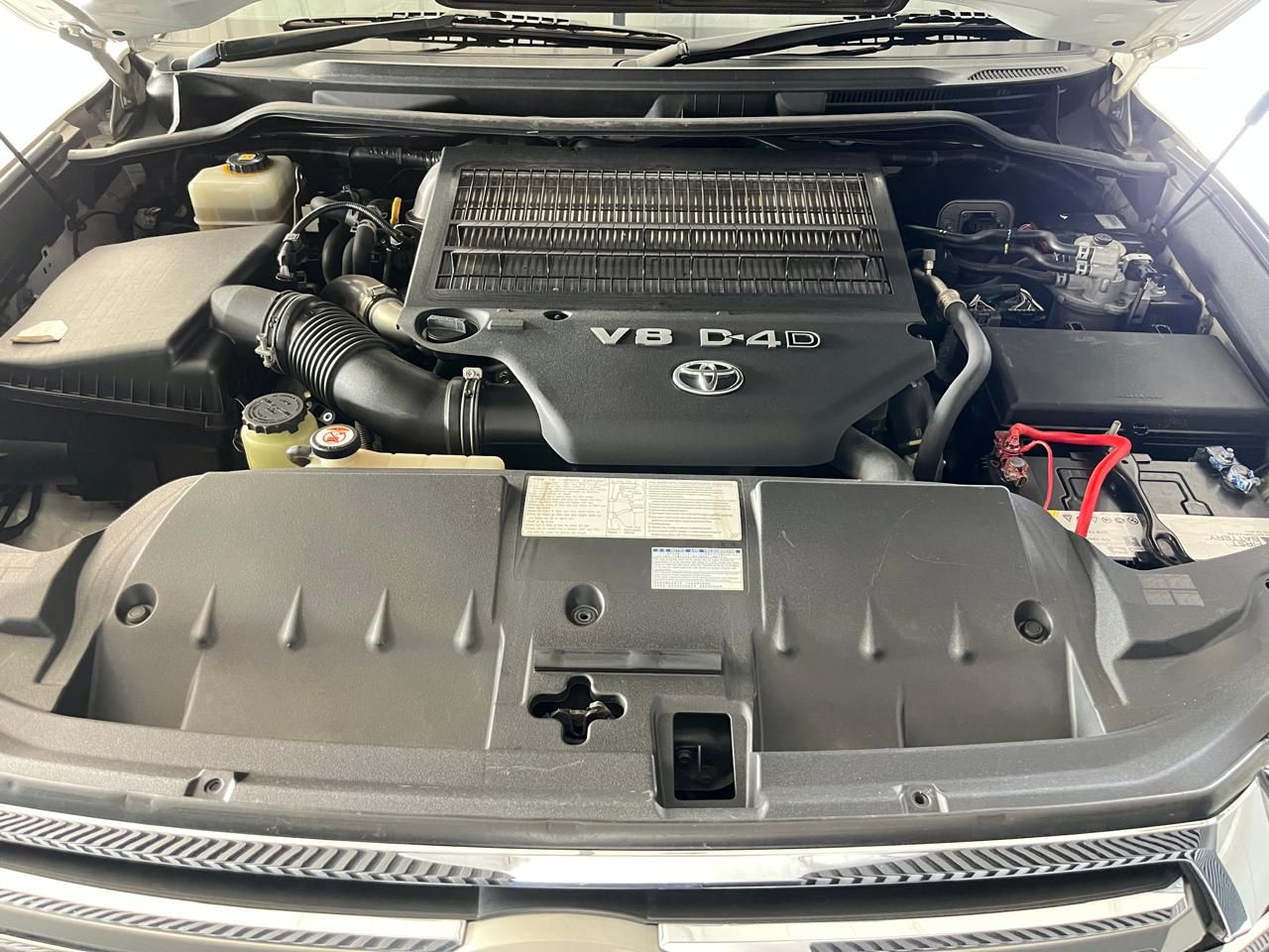 Toyota LAND CRUISER 200 4.5D-4D V8 VX-R LAND CRUISER 200 4.5D-4D V8 VX-R