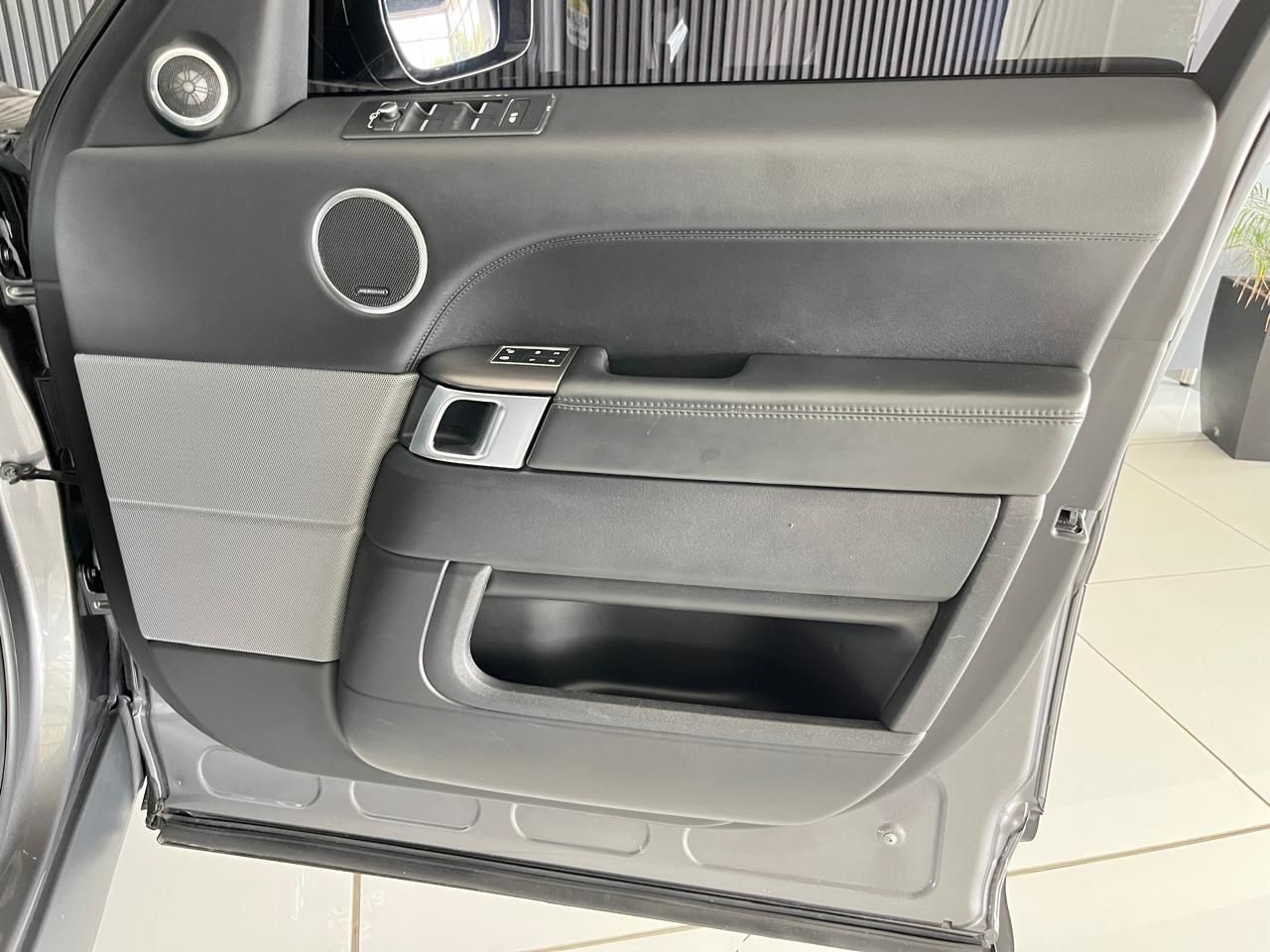 Land Rover Range Rover Sport 5.0 V8 S/C HSE Dynami Range Rover Sport 5.0 V8 S/C HSE Dynami